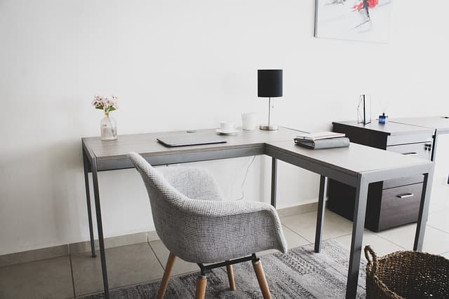 Les Meilleurs Accessoires pour Améliorer votre Confort au Travail