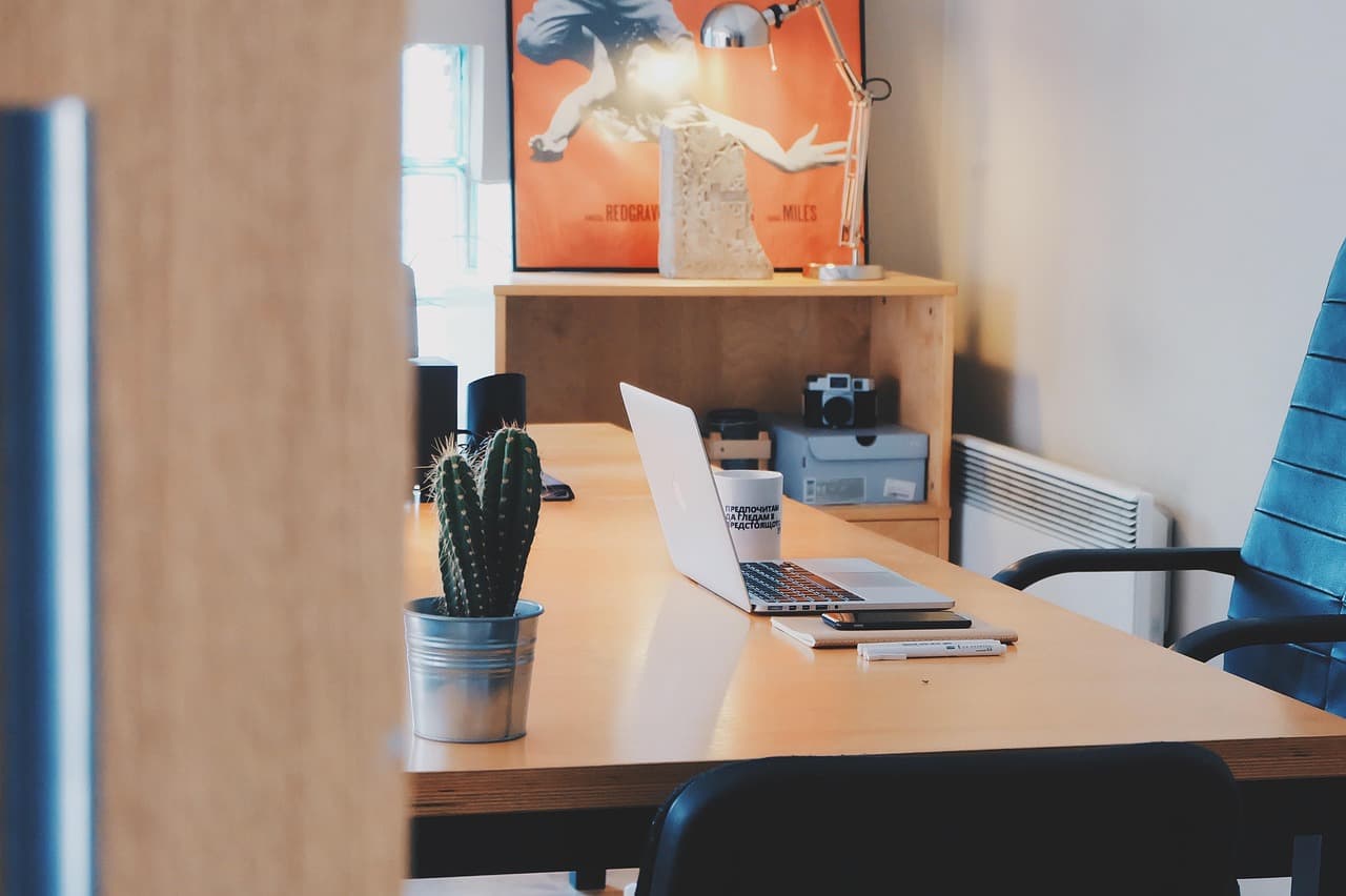 Les Meilleurs Accessoires pour Améliorer le Confort au Travail
