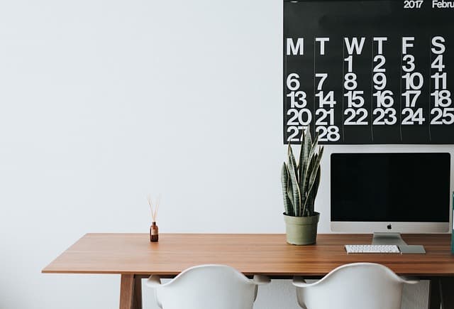 10 Accessoires Incontournables pour un Bureau Confortable